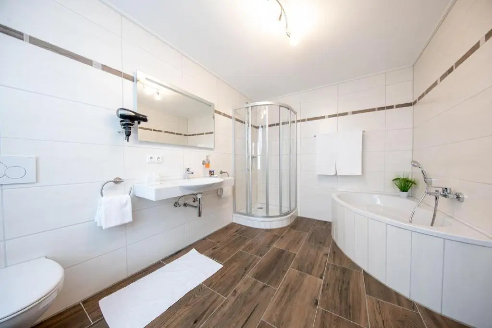 Hotel-Restaurant STRAUSSEN