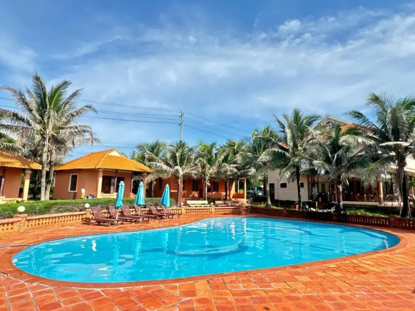 Canh Buom Xanh Resort
