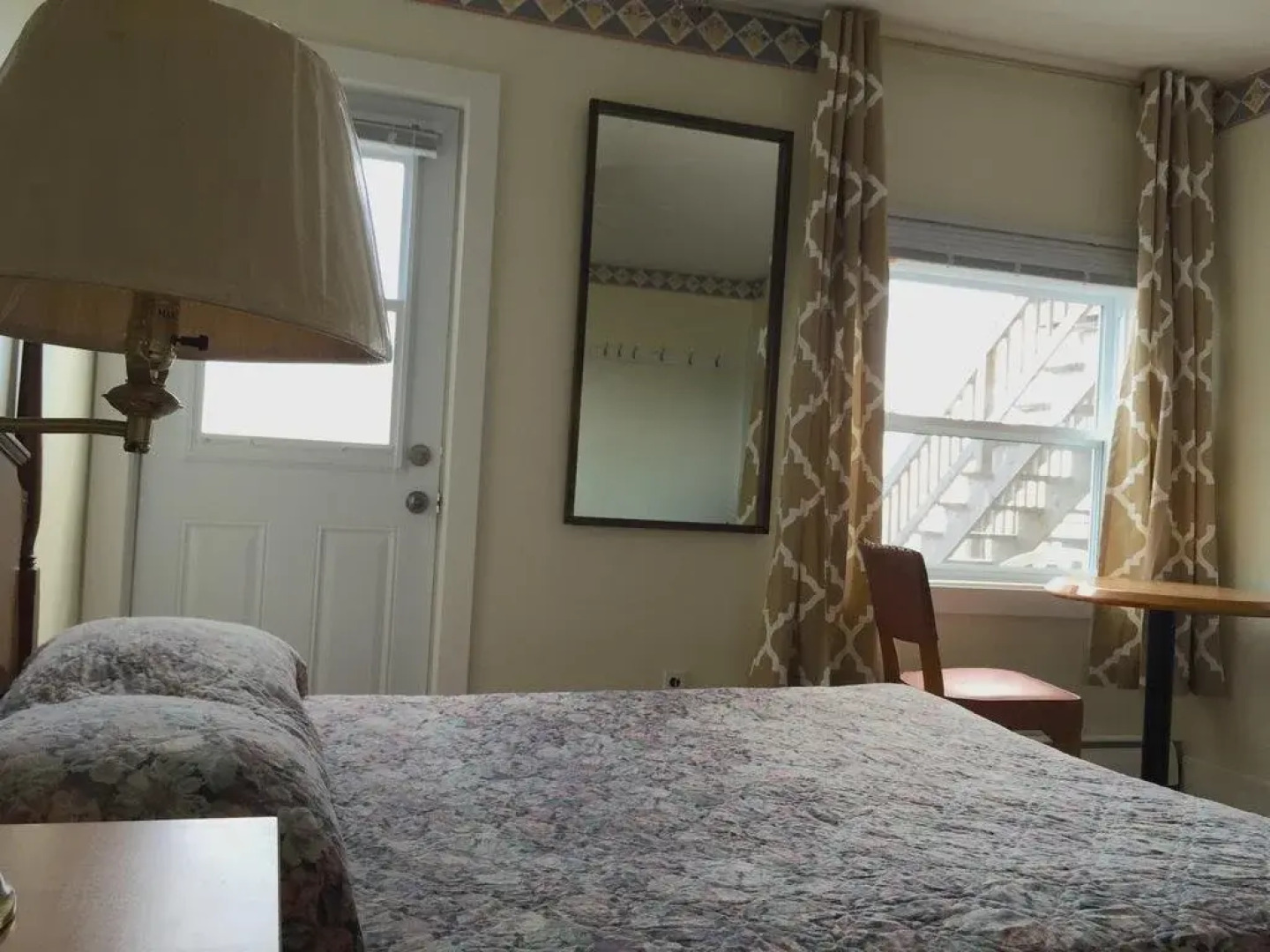 Admiral's Quay Motel & Suites