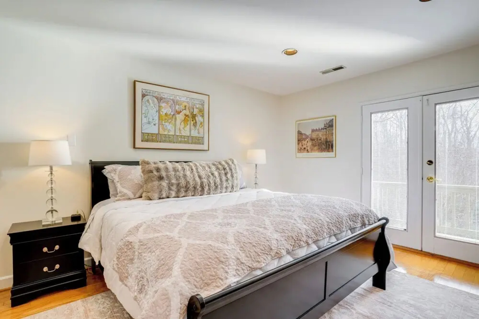 The White Elephant Inn Getaway w/ Pool & Hot Tub!