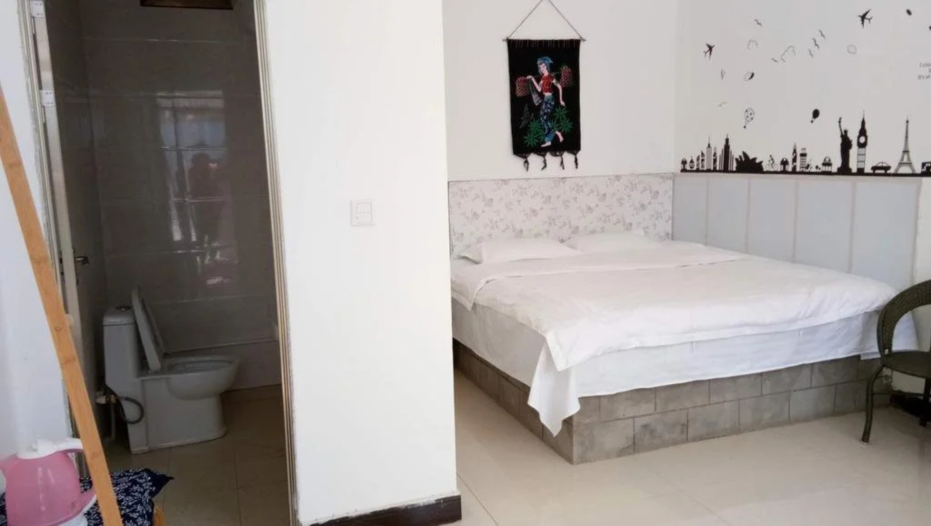 Dunhuang Hu Yang Inn