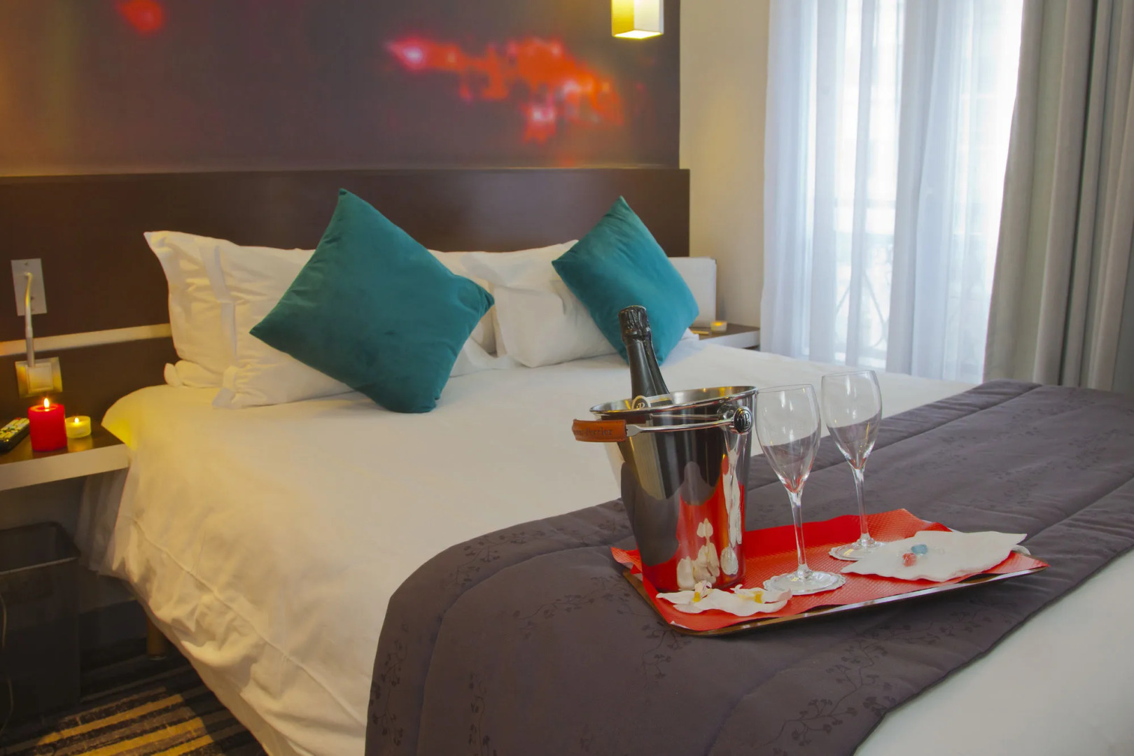 Hotel Lumières Montmartre Paris