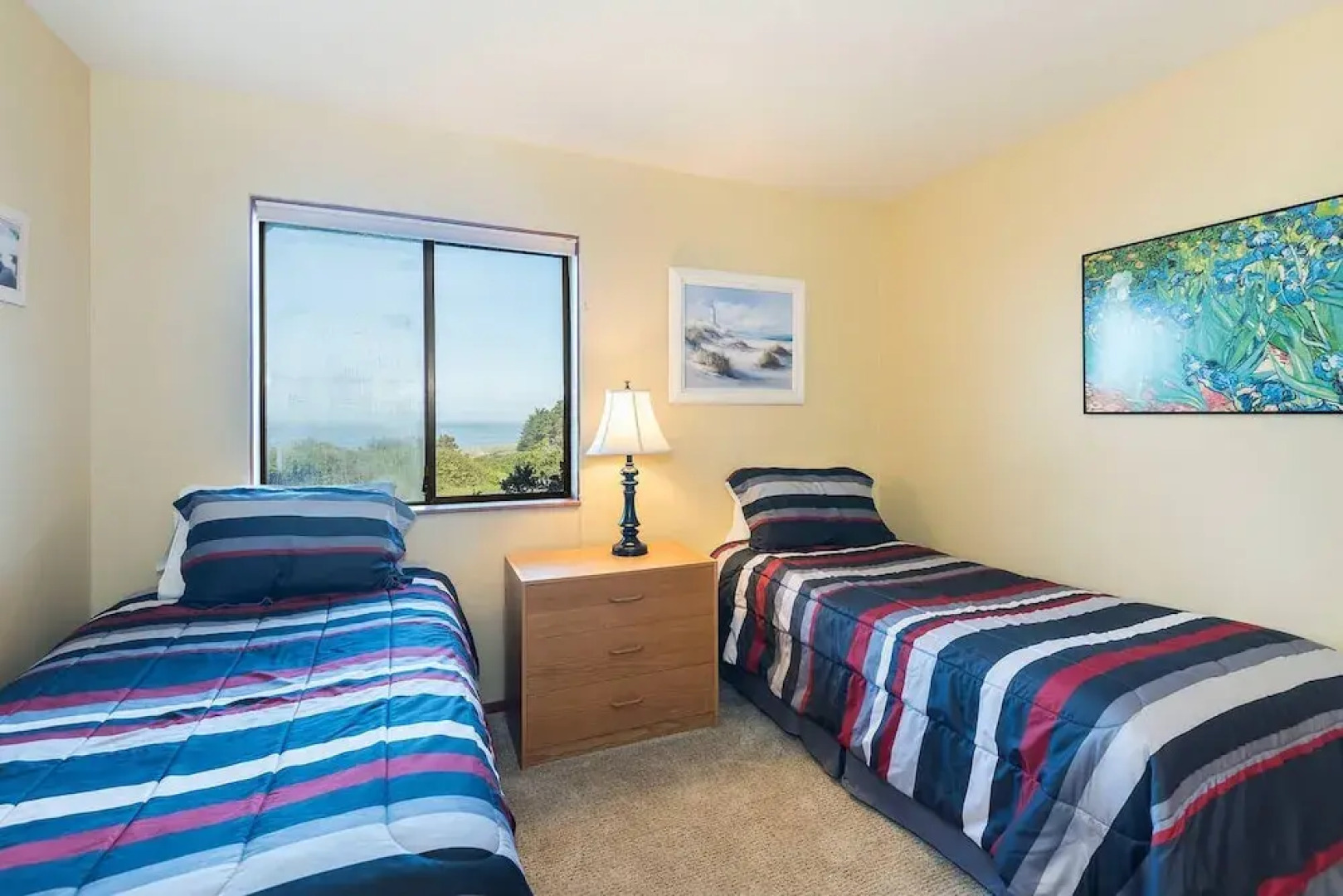 Viglione Fireplace, Hot Tub, & Ocean Views