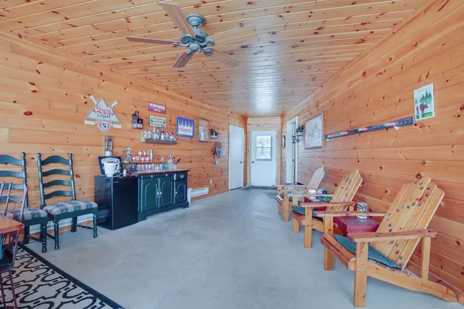 Lakefront Tomahawk Getaway w/ Deck & 2 Fireplaces!