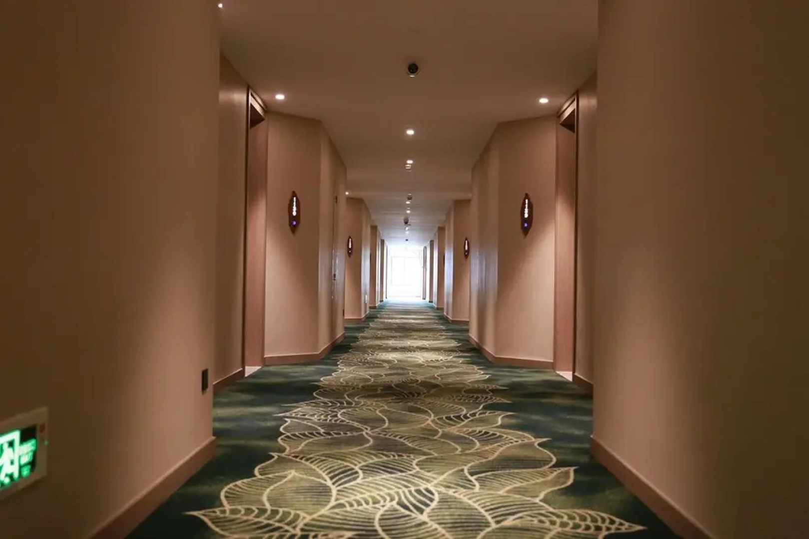 Emerald Bay Hotel Fuxian Lake