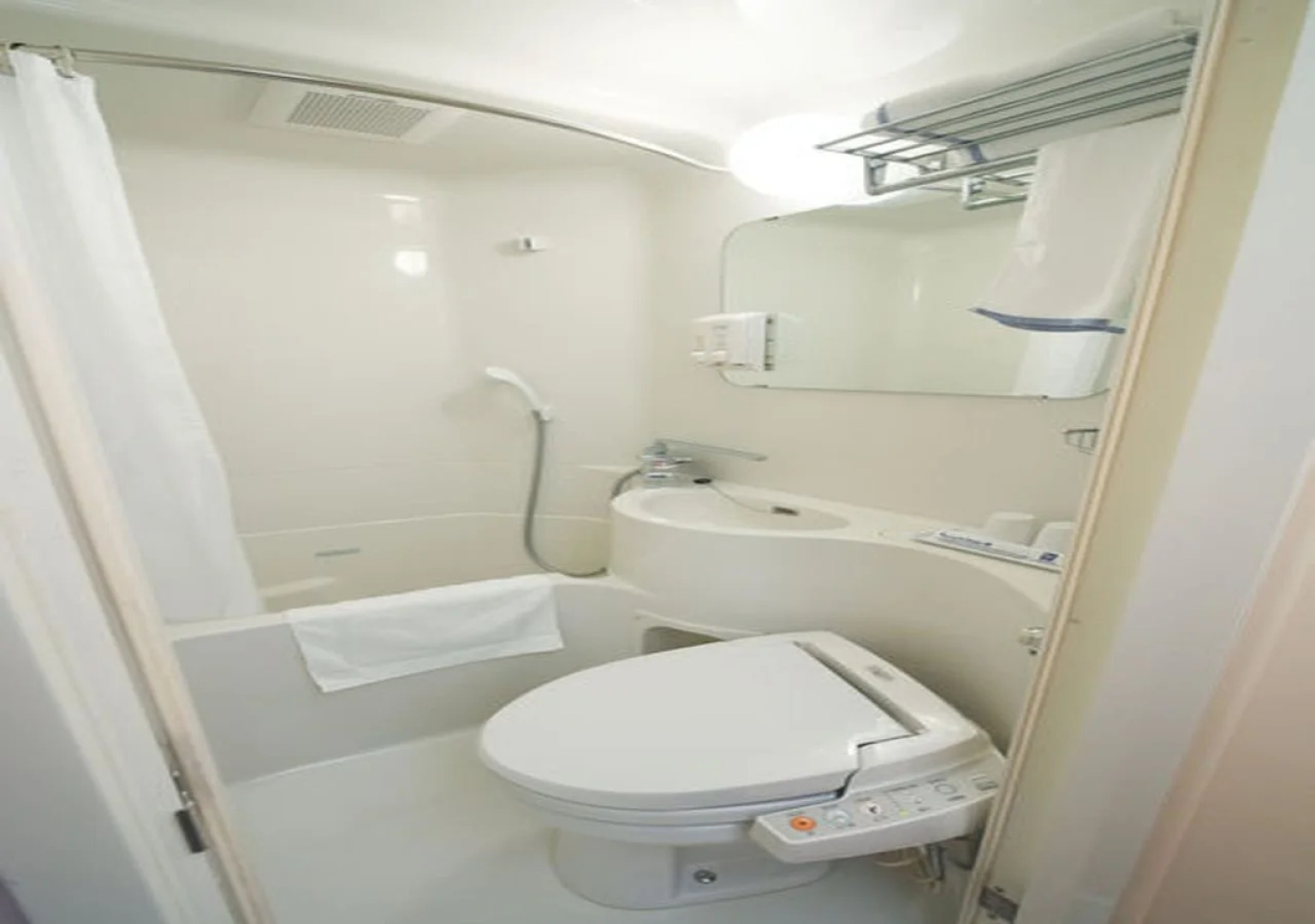 Super Hotel JR Fujiekimae Kinenkan