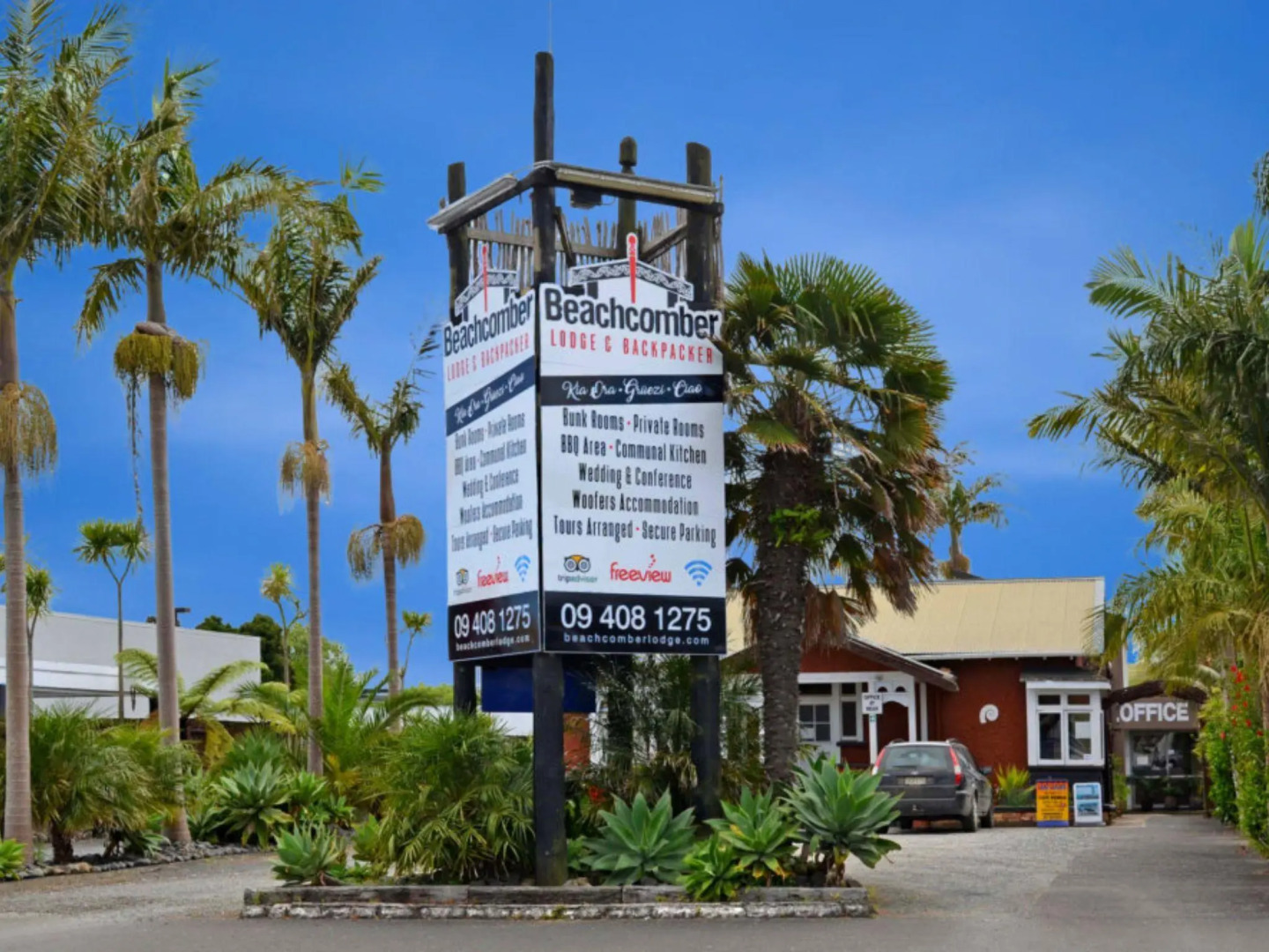 Beachcomber Lodge & Backpacker