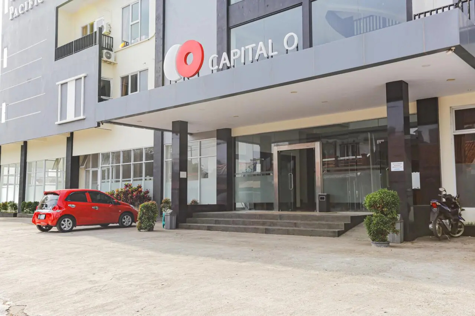 Capital O 1246 Hotel Grand Pacific