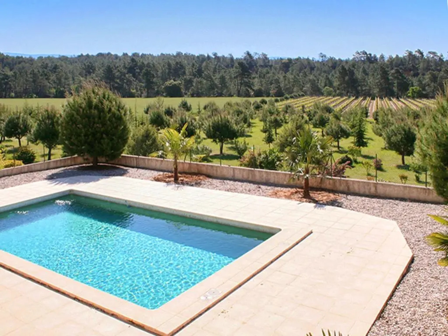 Villa de 2 chambres avec piscine privee jardin et wifi a Mormoiron