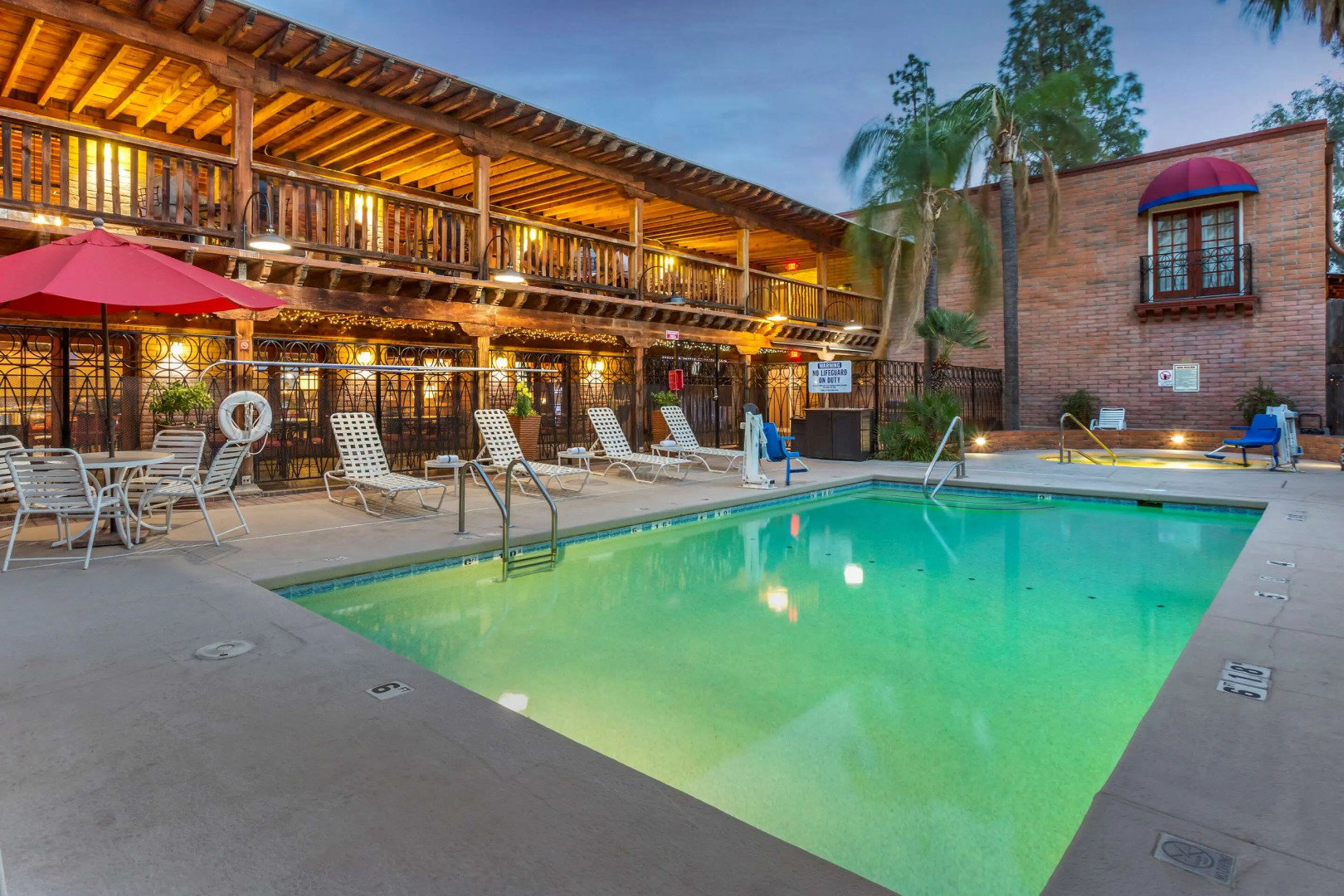 Comfort Suites Tucson near Sabino Canyon