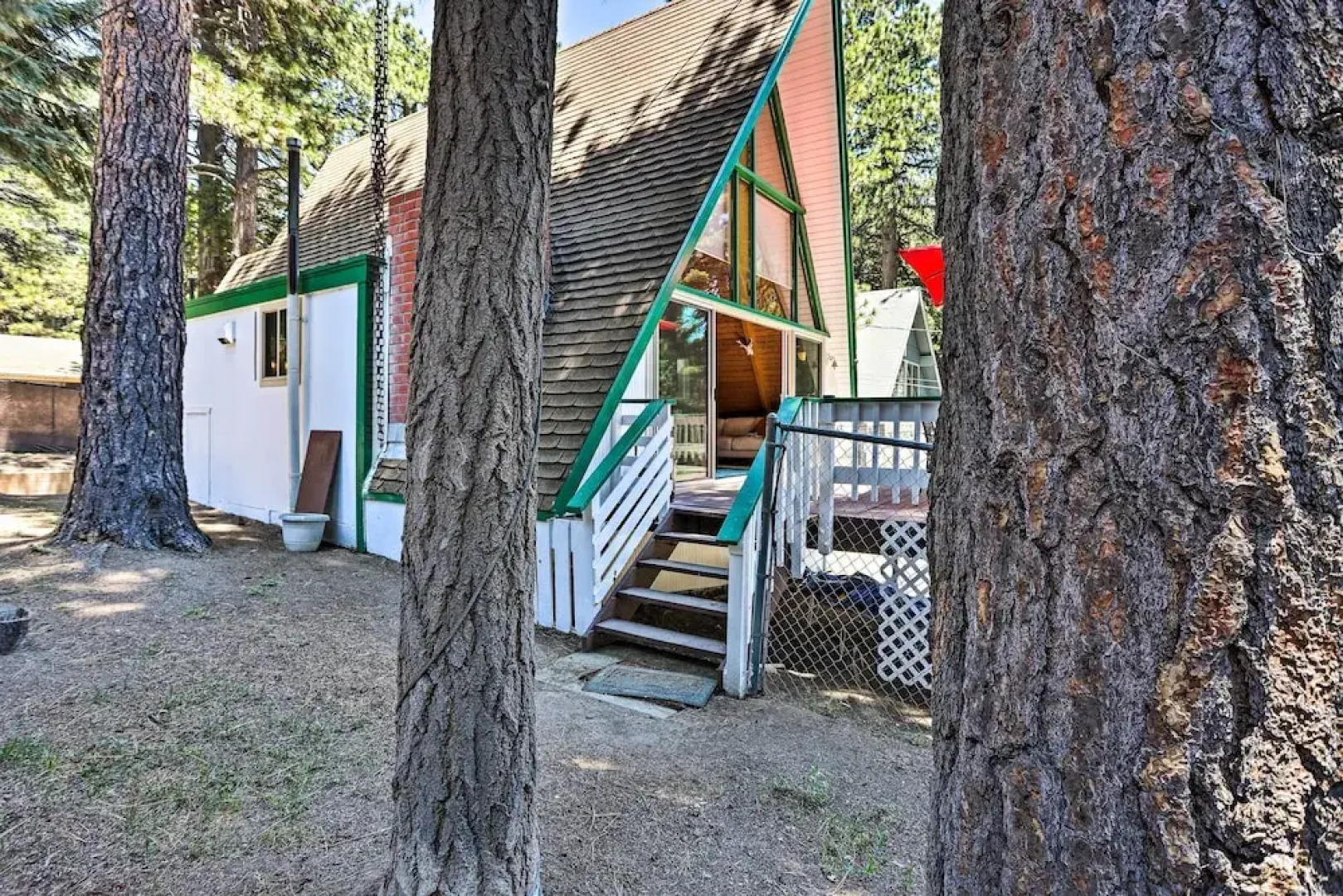 Running Springs A-frame w/ Deck & Mtn Views!