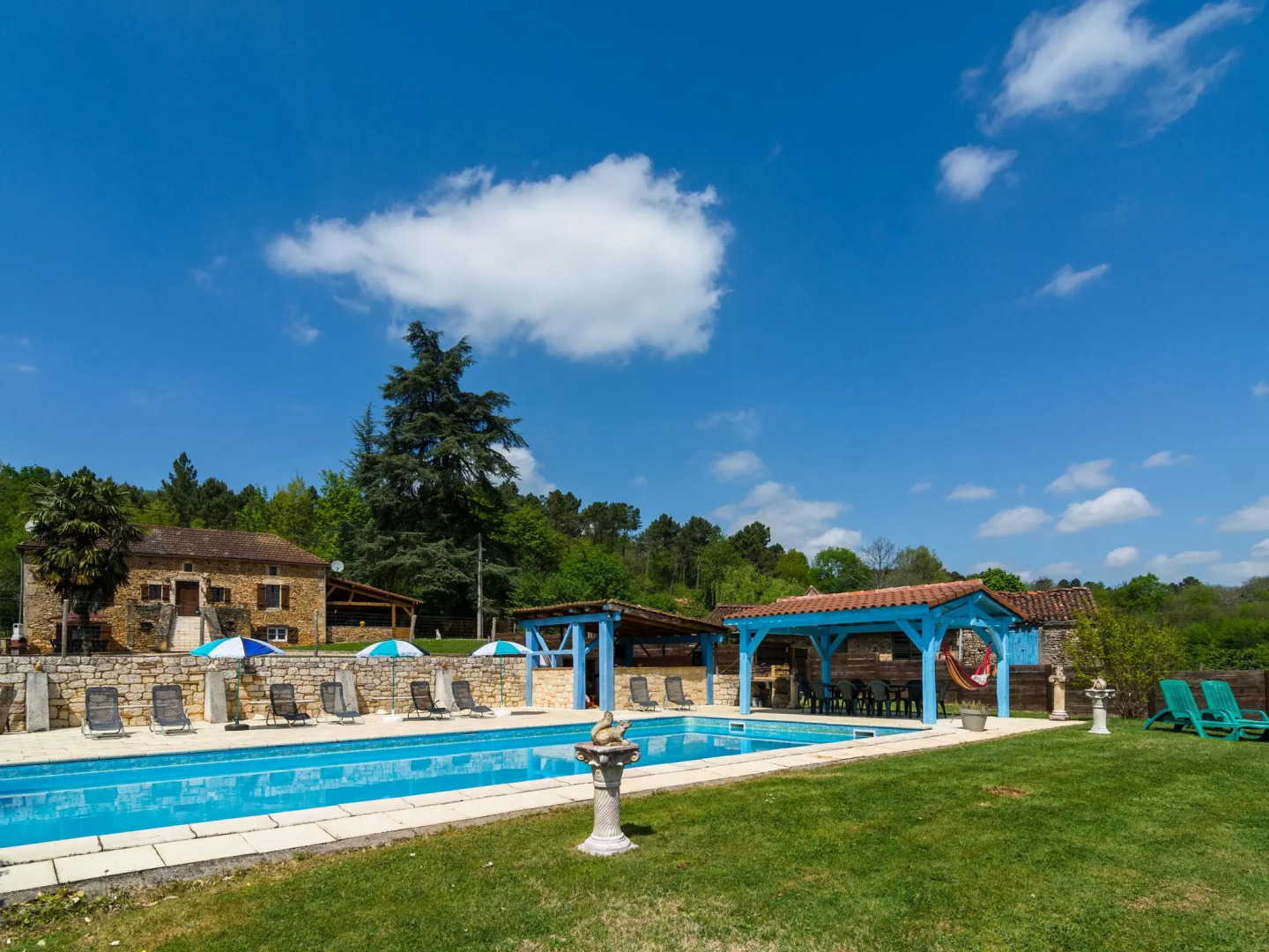 Lovely Holiday Home in Aquitaine with Private Swimming Pool