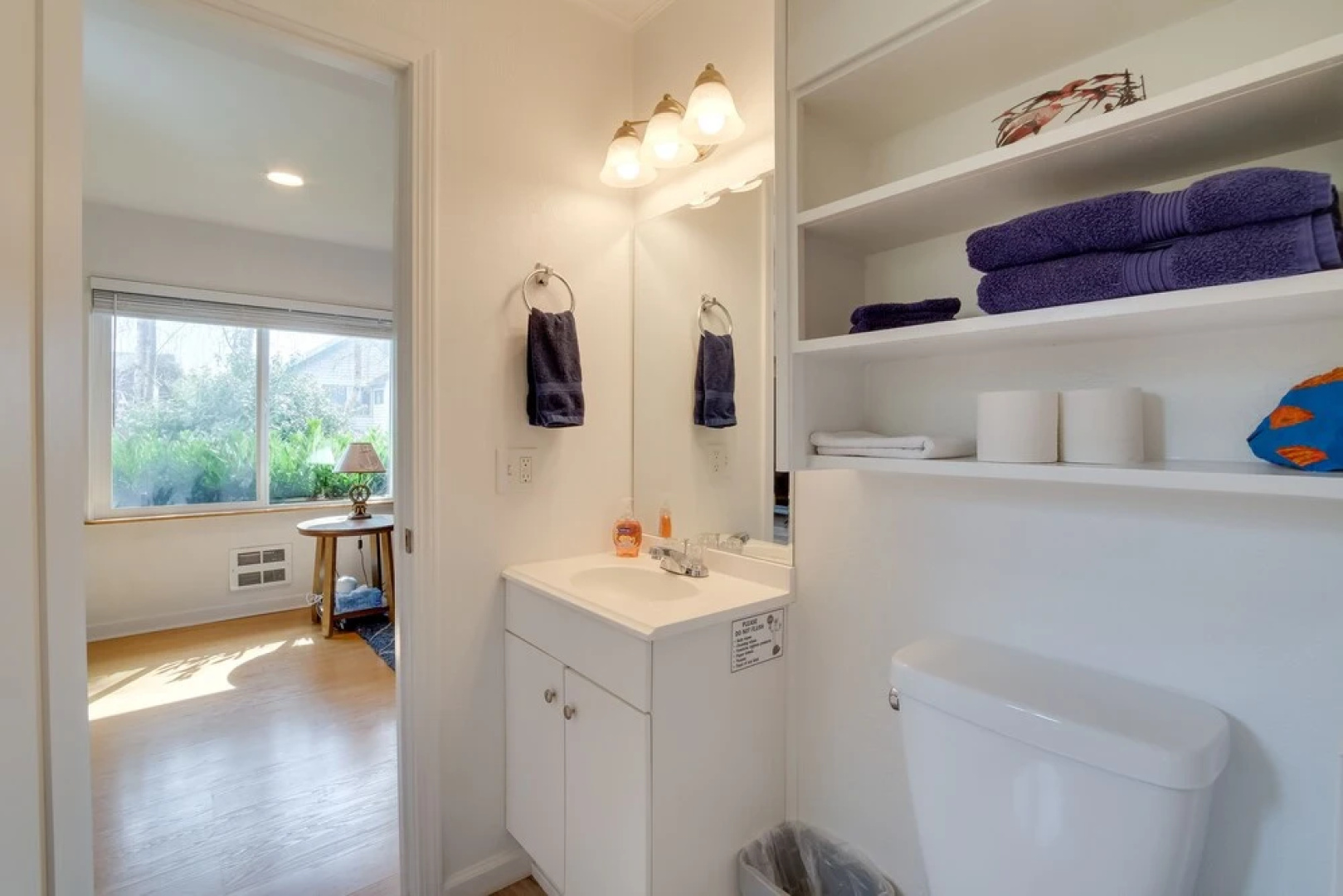 Charming Gold Beach Home < 1 Mi to Rogue River!