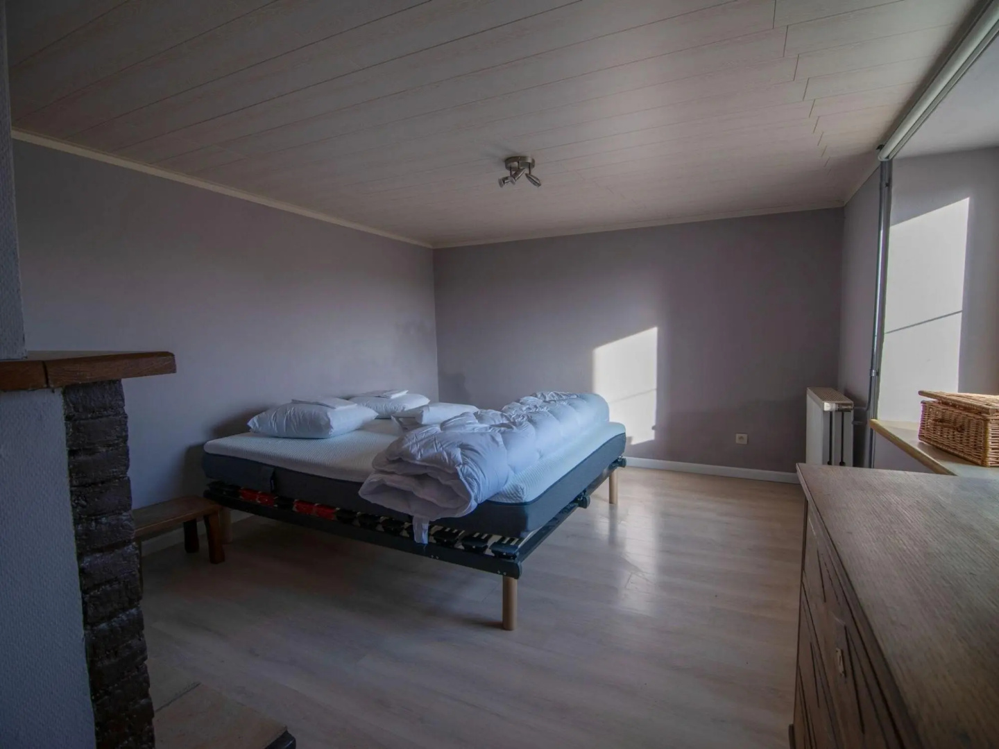 Very spacious house with sauna, spa and countryside views