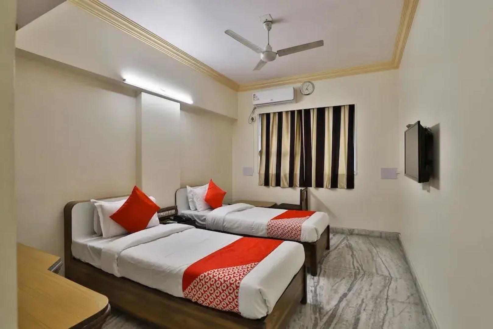 Oyo 30296 Hotel Sha-Inn