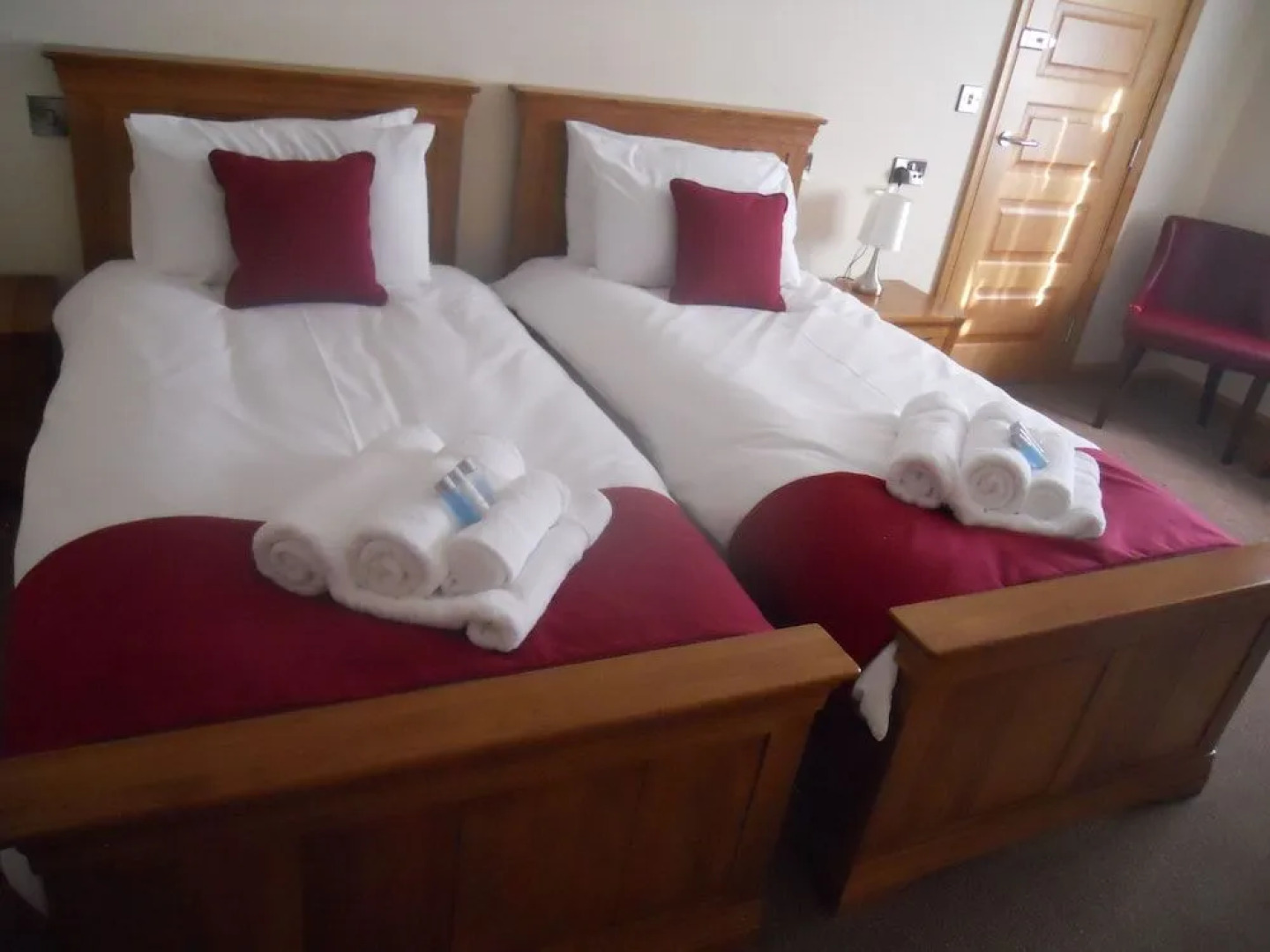 Riverside Caravan & Camping Park