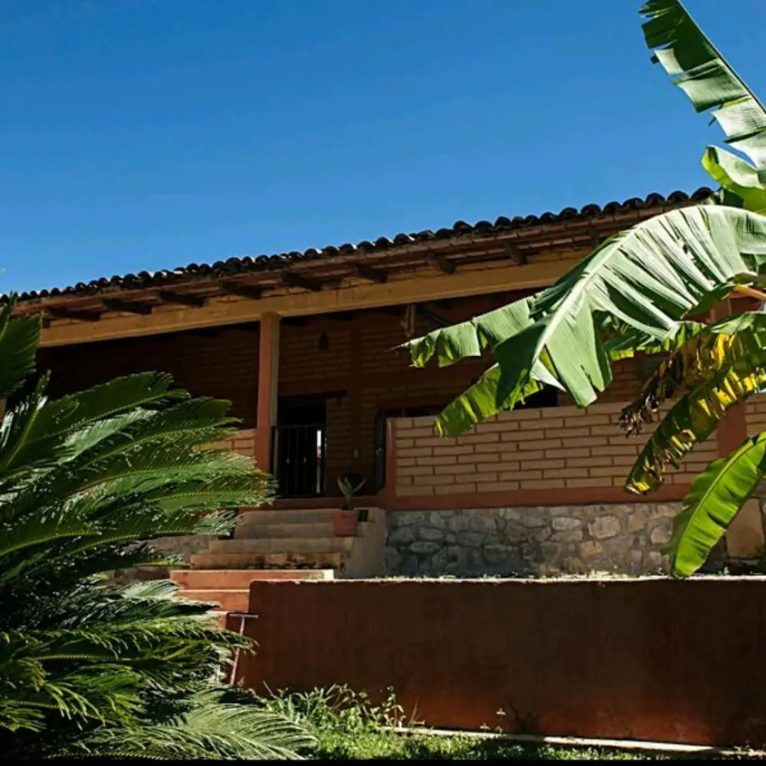 La Joya De Tuito Bed & Breakfast