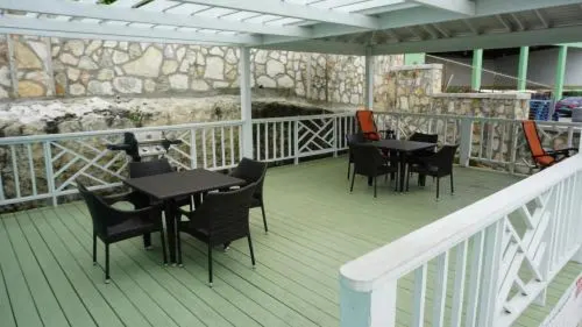 Harbourbreeze Suites