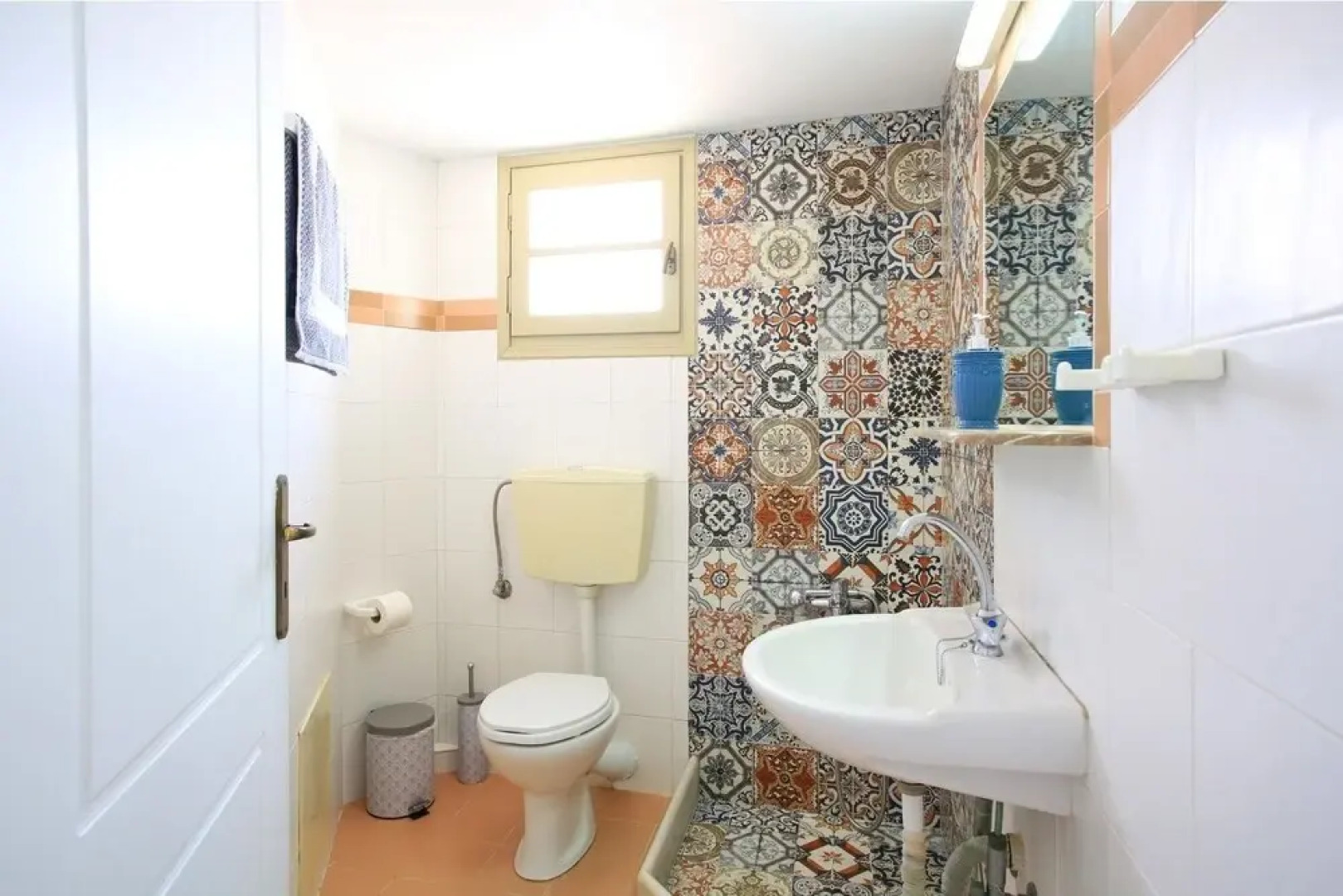 Konstantia Apartment- relax in beachfront