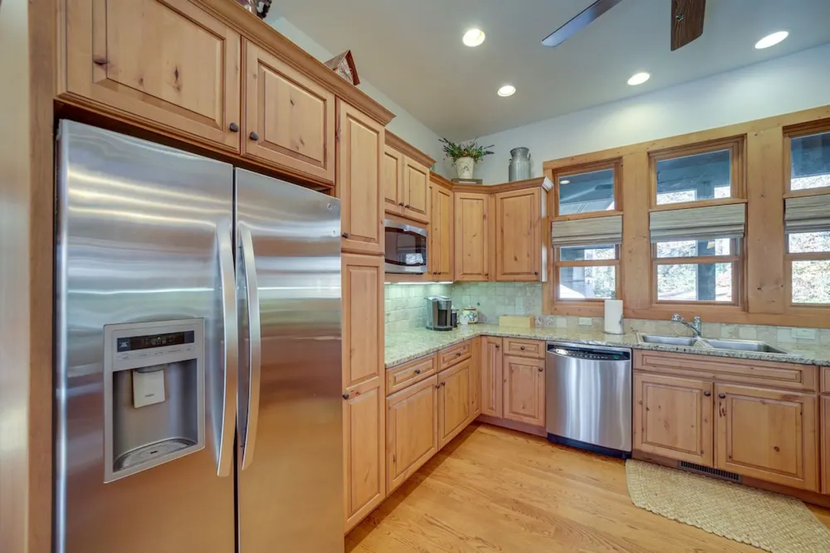 Sapphire Vacation Rental < 1 Mi to Whisper Lake!