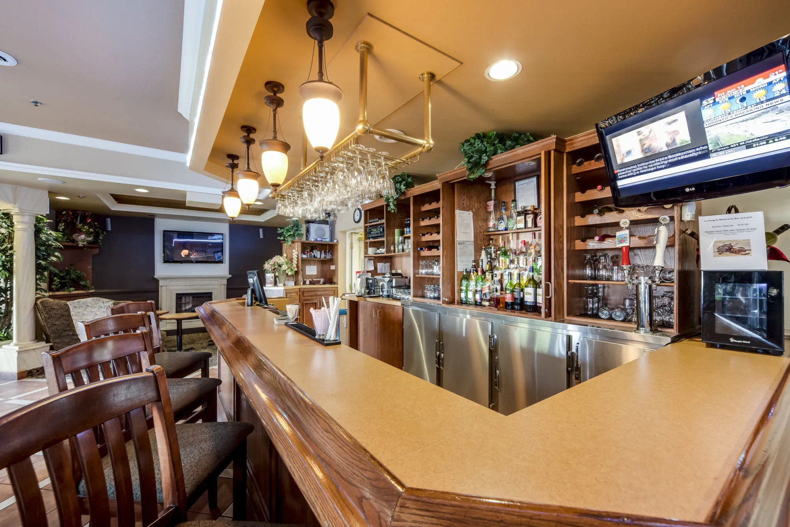 Monte Carlo Inn - Brampton Suites