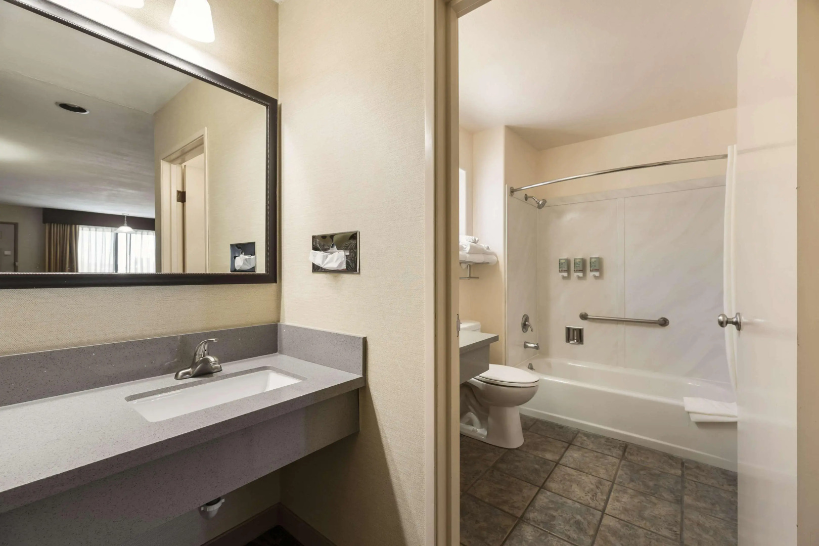 Best Western PLUS Frontier Motel