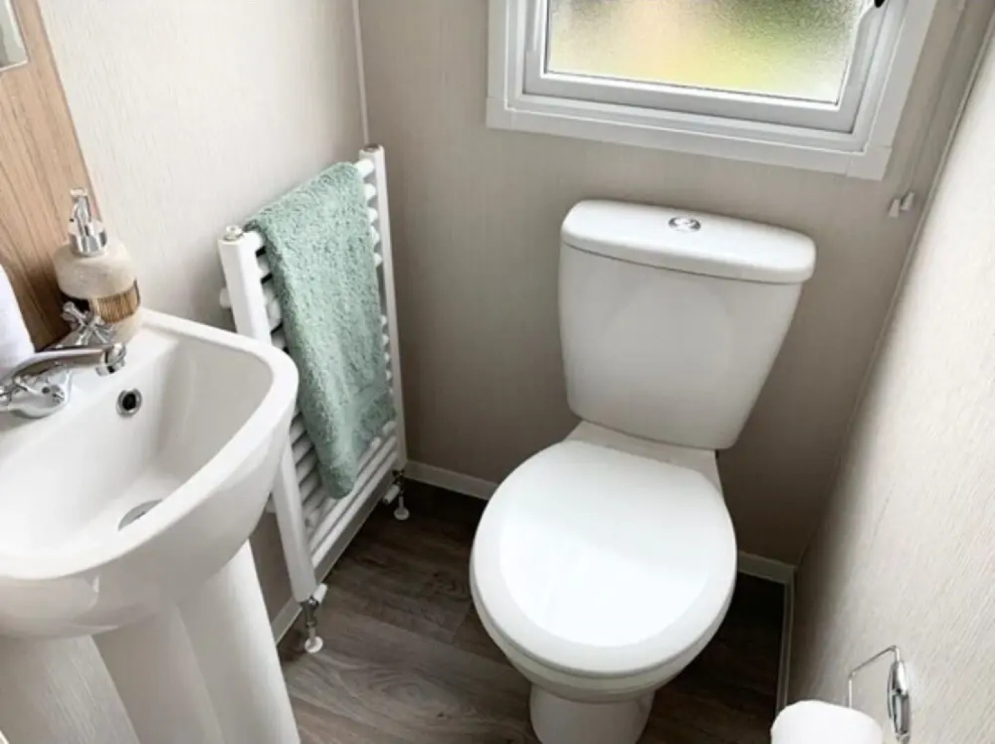 Exotic 3-bed Caravan at Newquay Holiday Park