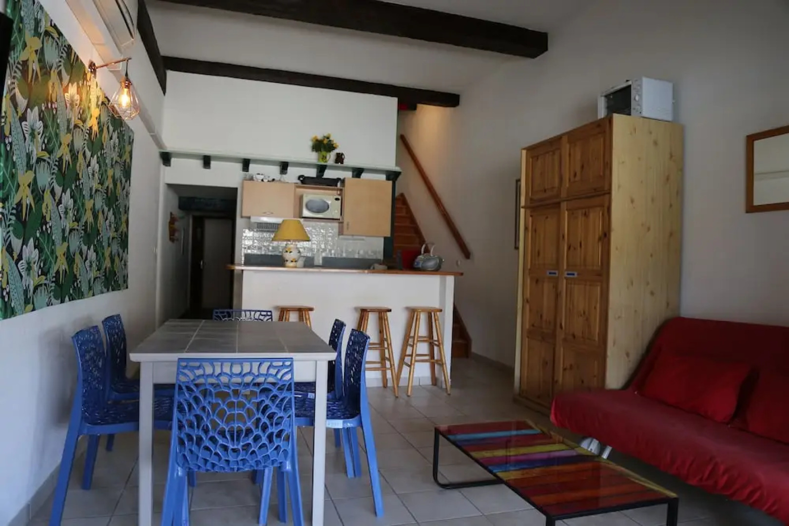 Les Pieds Dand L'Eau