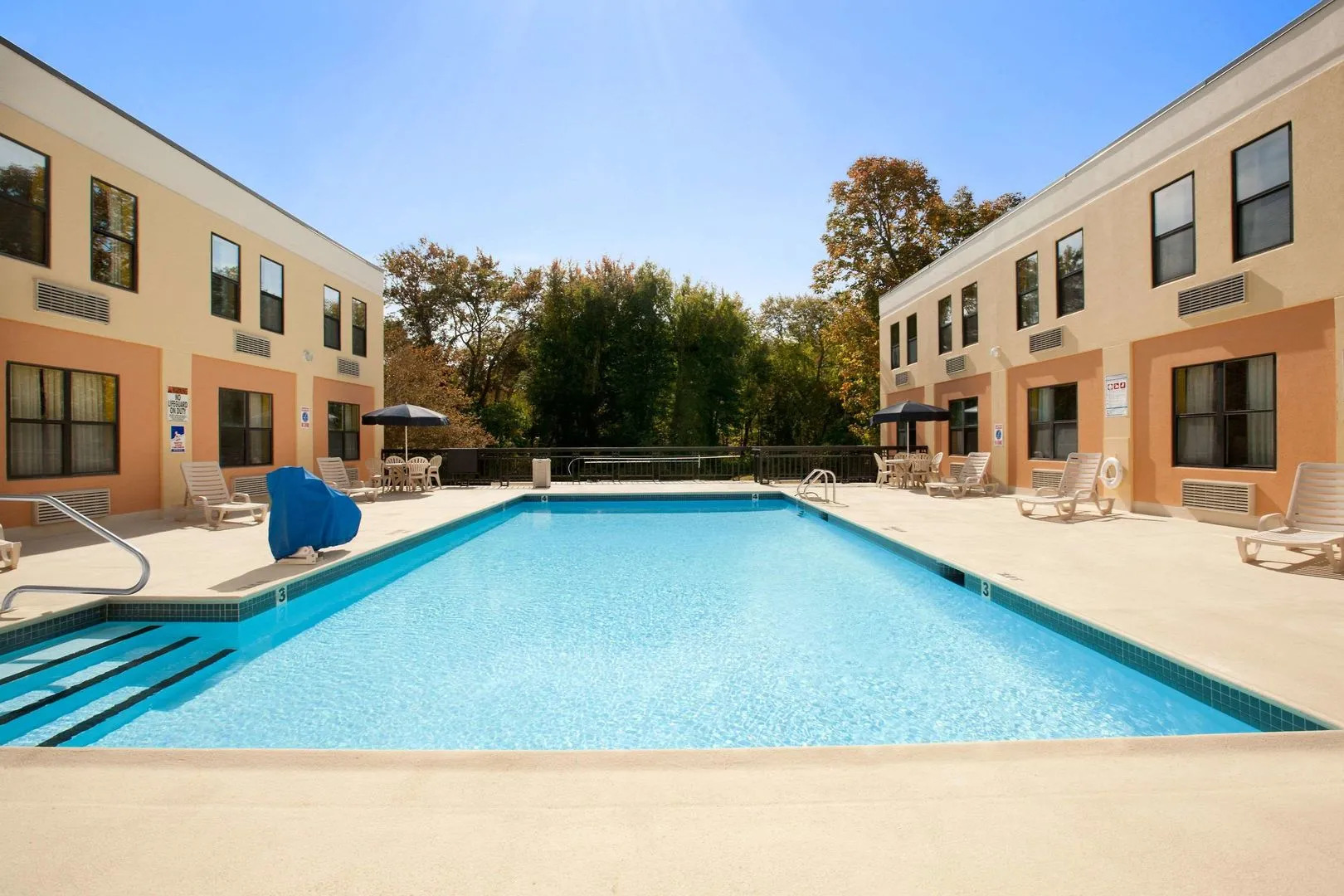 La Casa Inn & Suites - Middleboro