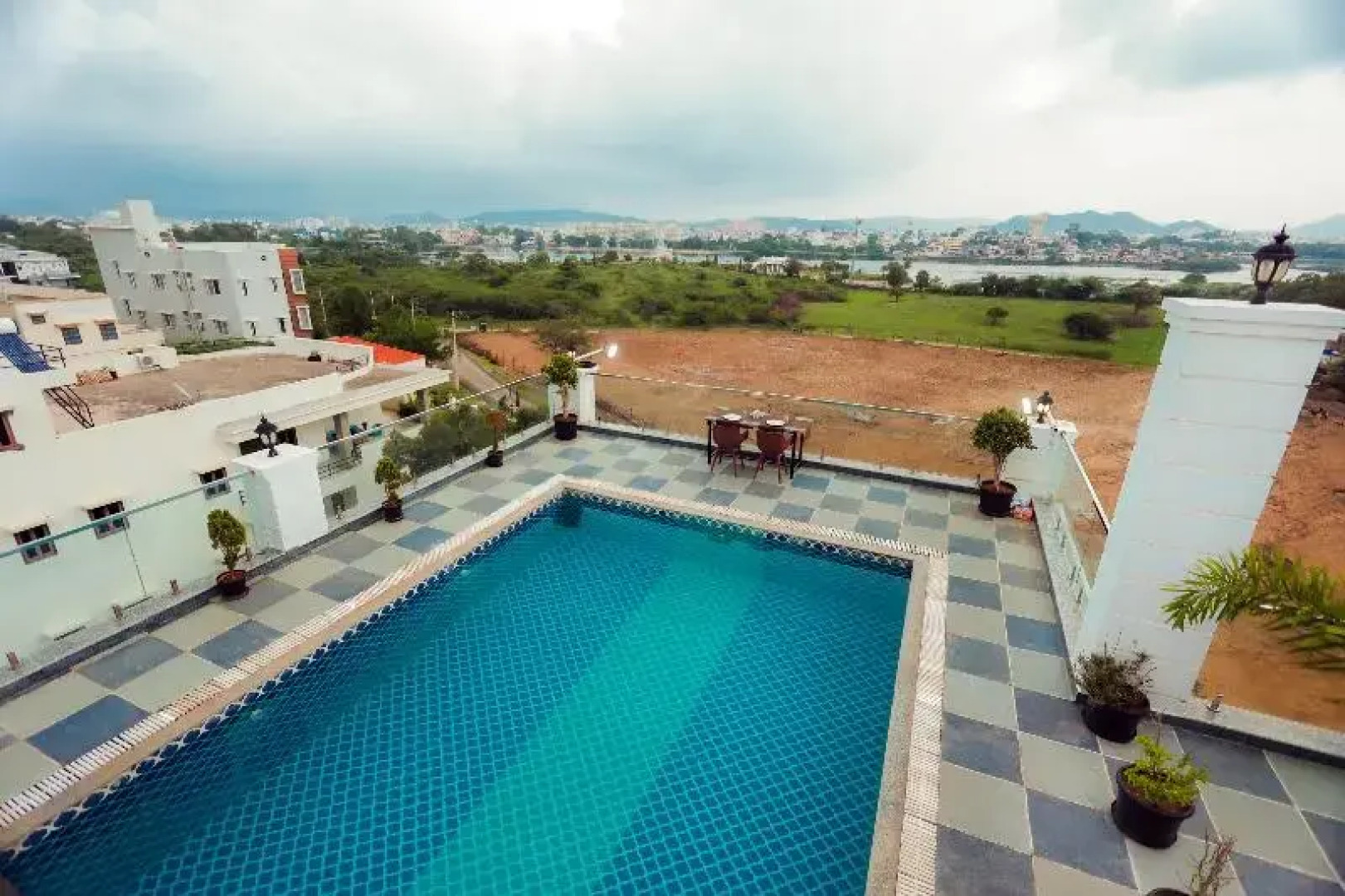 Revaas Lake View Boutique Hotel