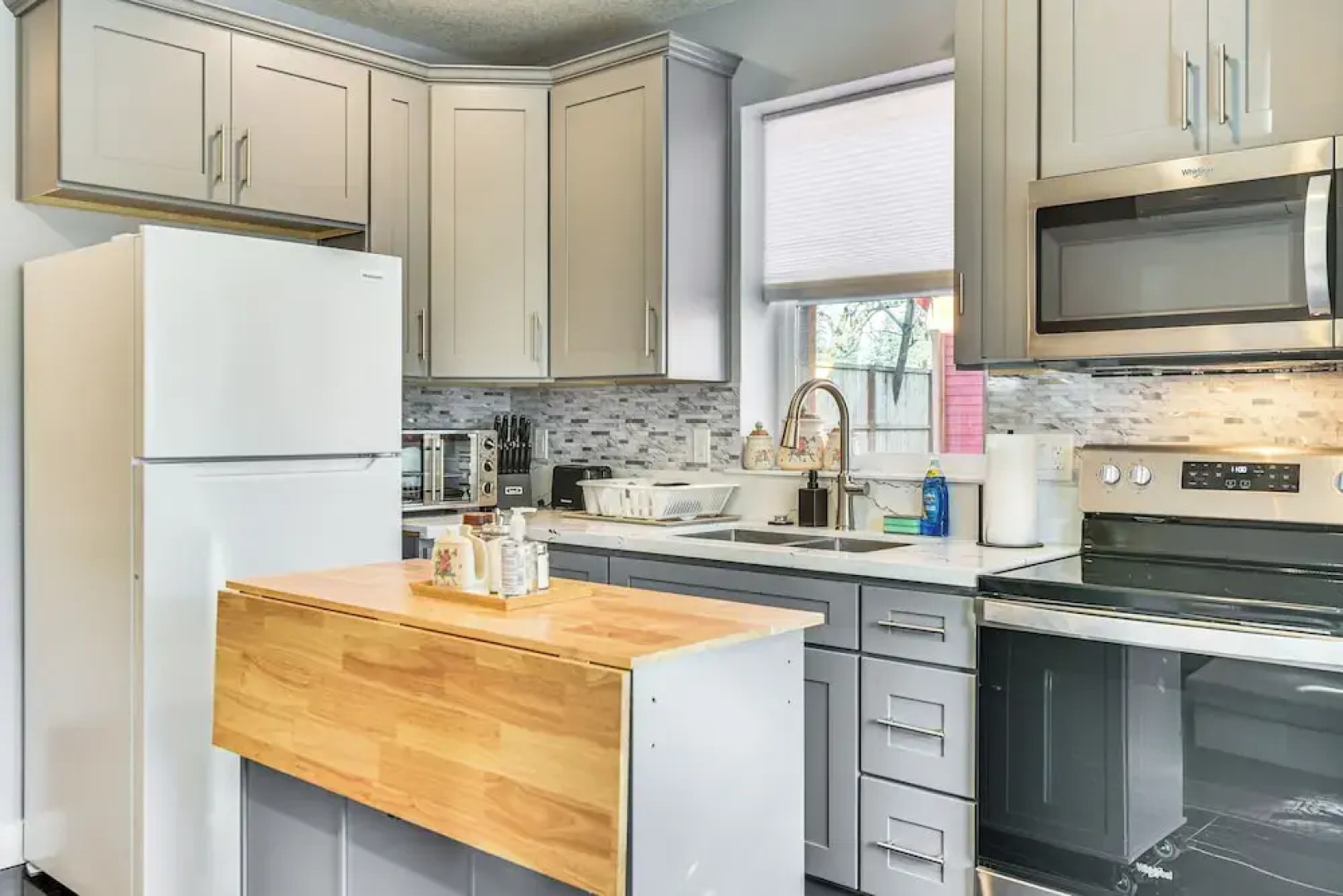 8 Mi to Dtwn Pdx: Unique Pet-friendly Home!