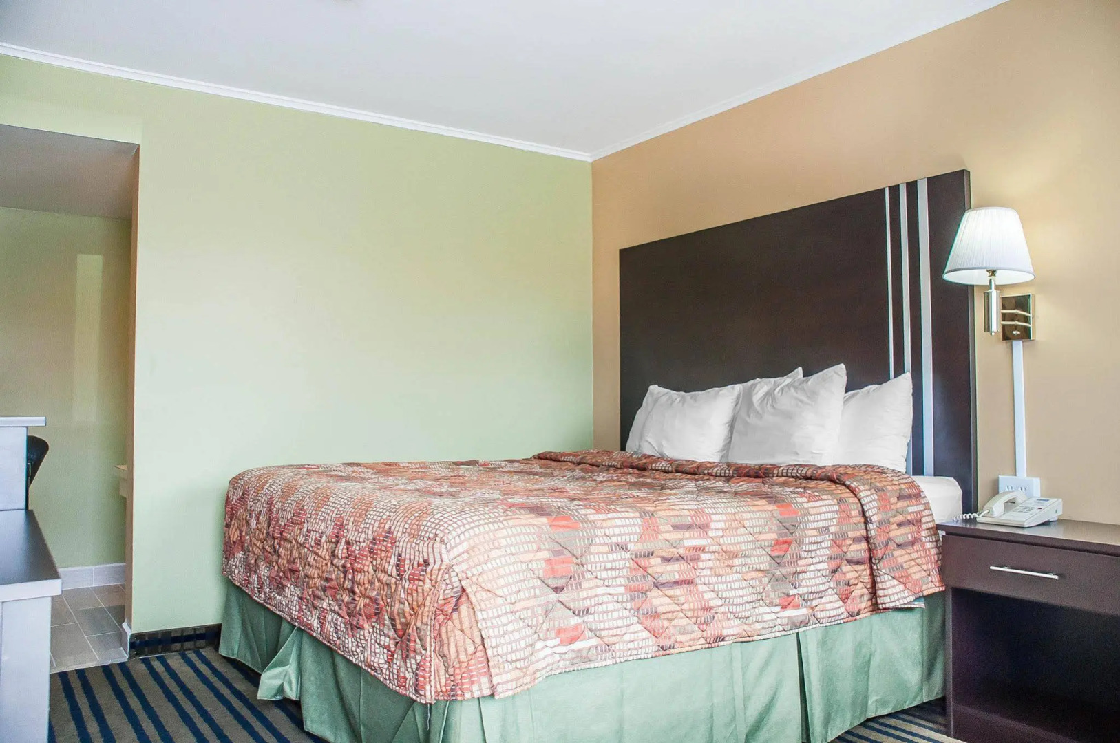 Amherst Inn & Suites