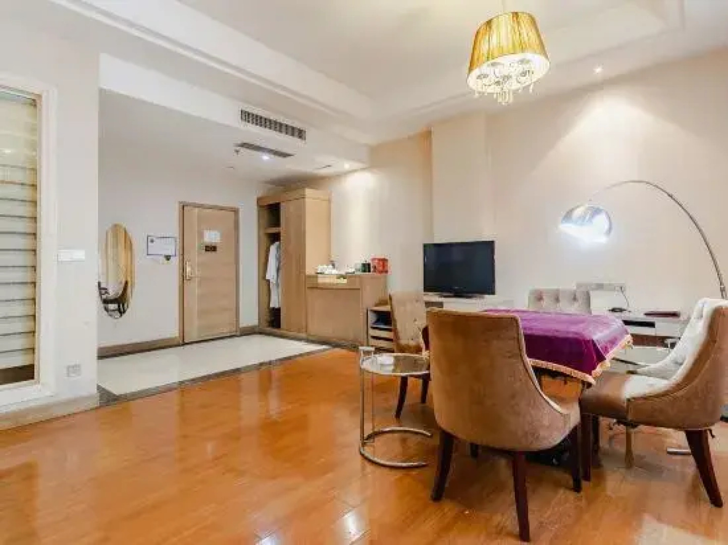 Jintan Square South Great Wall Hotel (Tongren Station Branch)