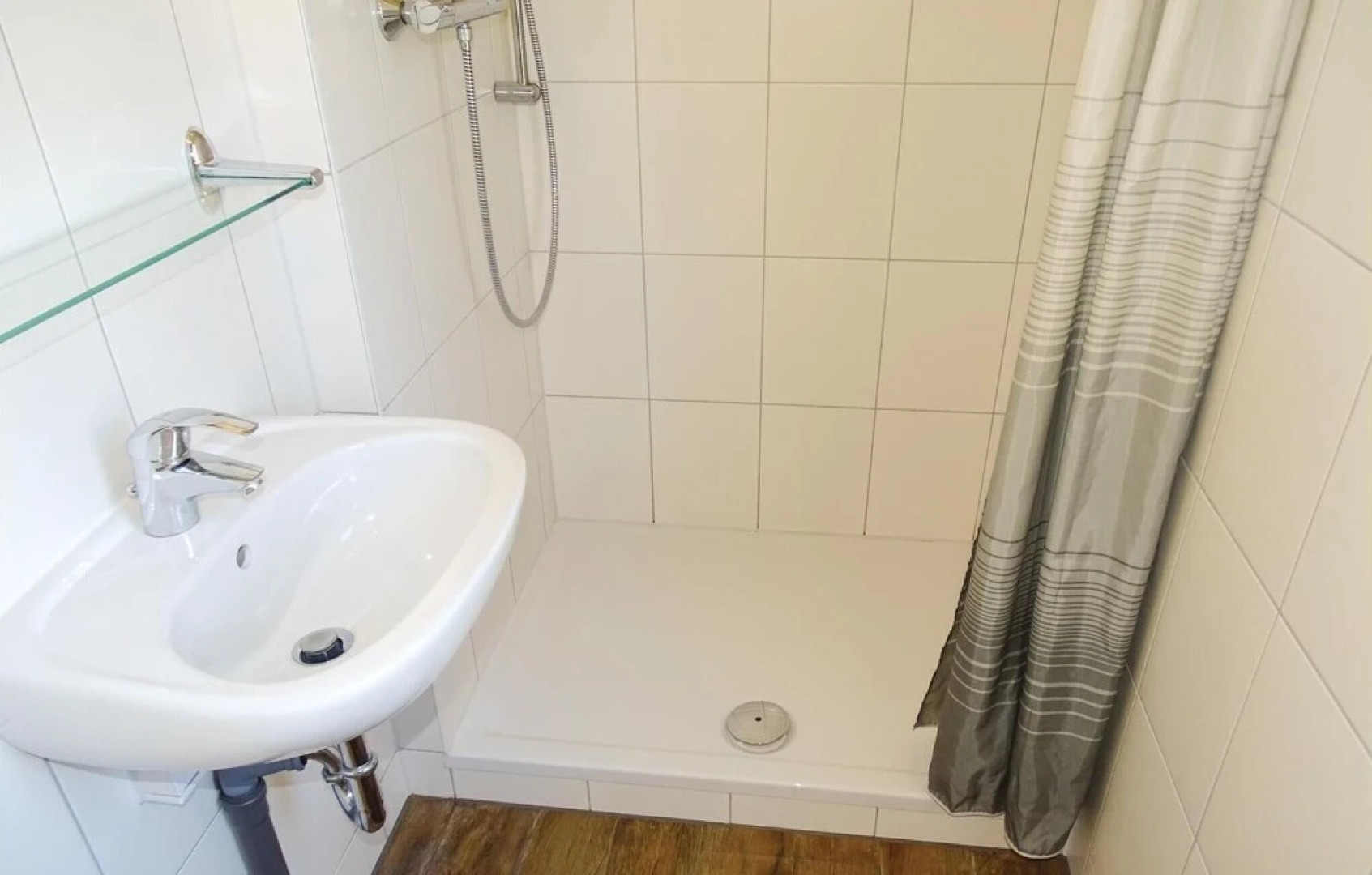 Awesome Home in Hohen Wieschendorf With 2 Bedrooms