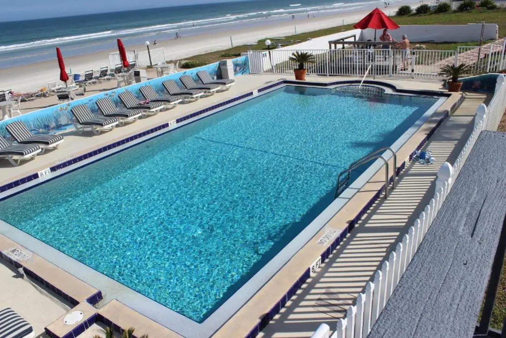 Shoreline Suites & Cabana Cottages