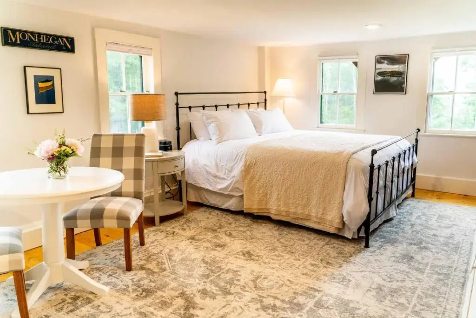 Oakland House Cottages by The Side of The Sea