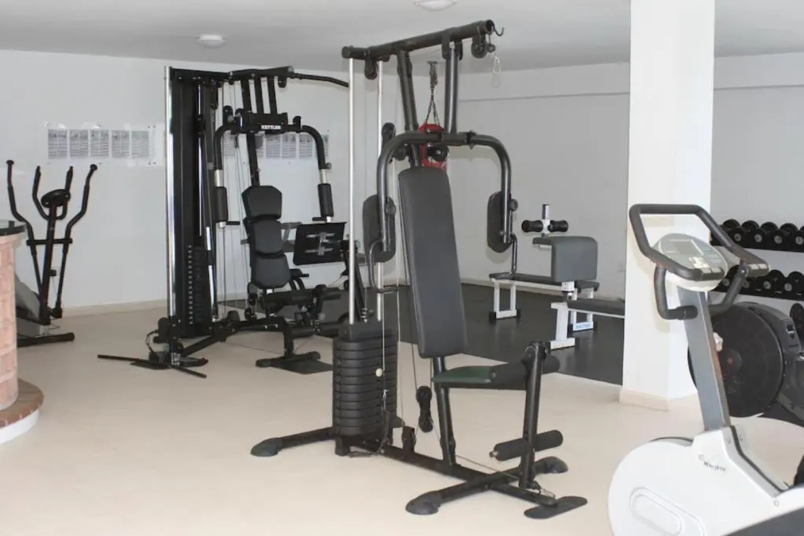 Personal y coqueto en primerísima línea de playa, en la Costa del Sol. Puerto De La Duquesa