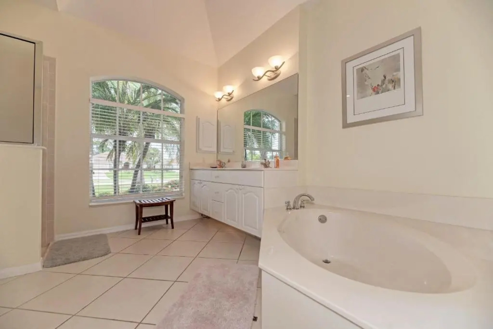 Shangri-La - Private Villa with heated pool and spa - sleeps 6