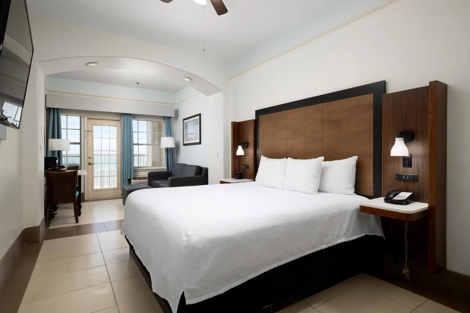 La Quinta Inn & Suites by Wyndham South Padre Island Beach