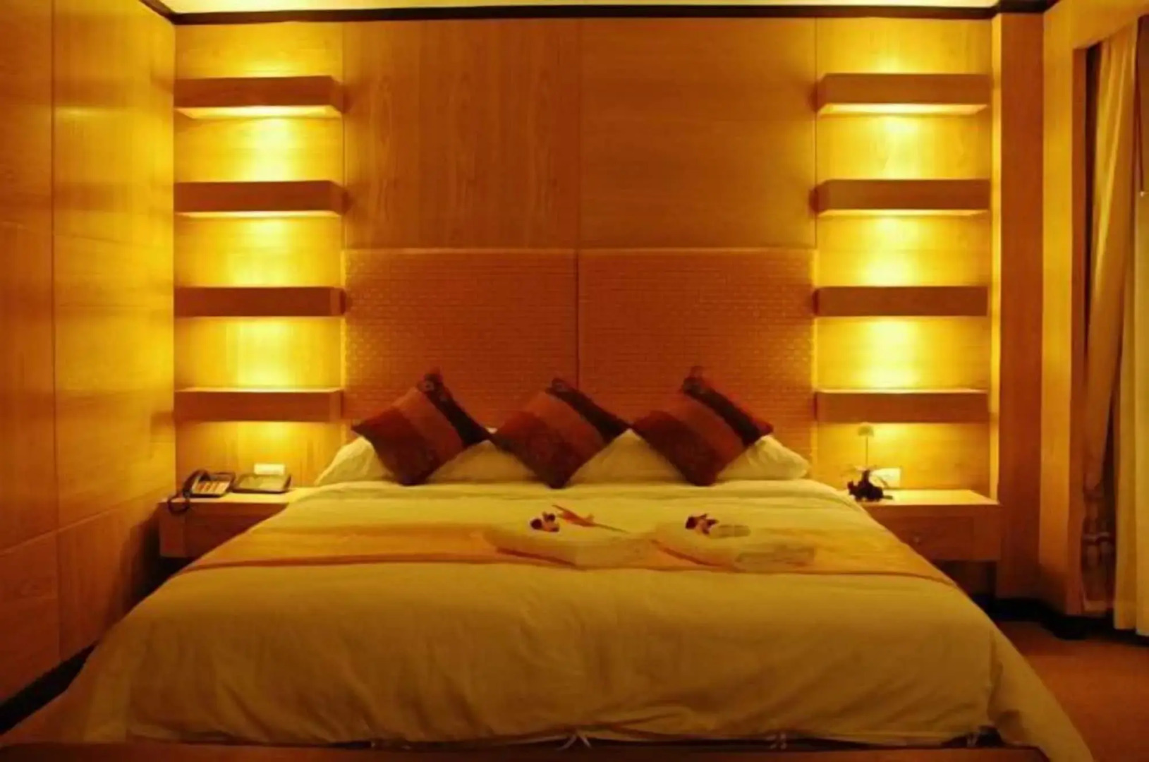 Western Grand Hotel Ratchaburi (SHA Extra Plus)