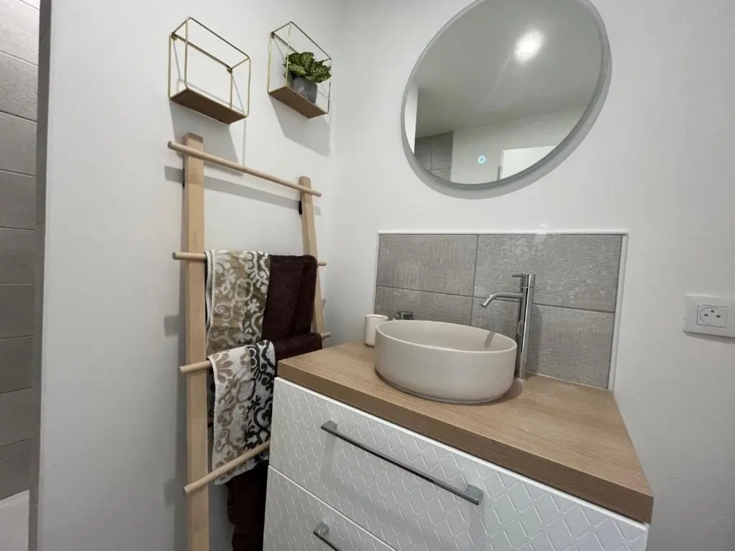 Au 96 - 4 pers - Aux portes de Lille - 3 min Métro Lomme Lambersart