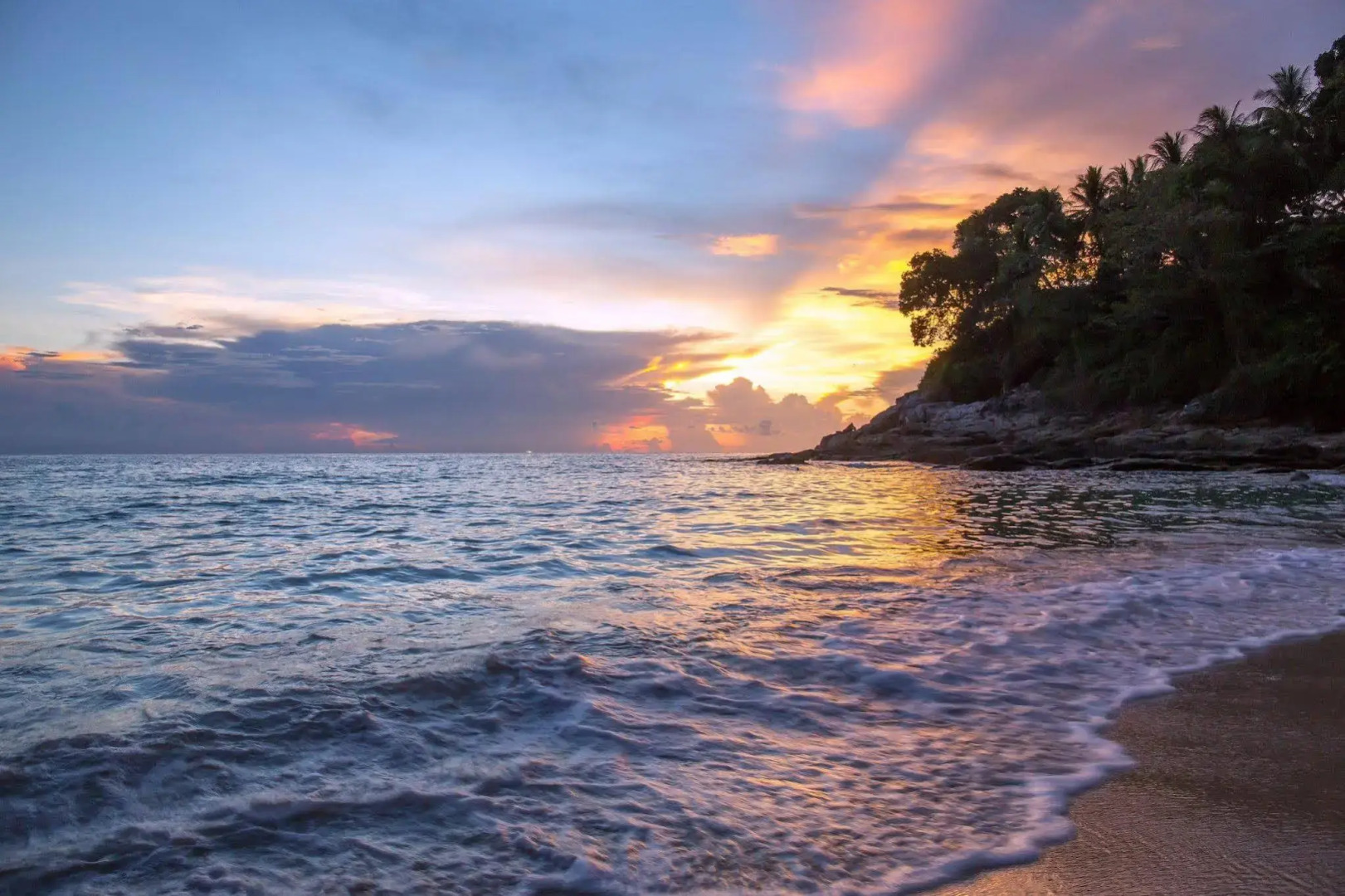 Holiday Inn Express Phuket Patong Beach Central by IHG