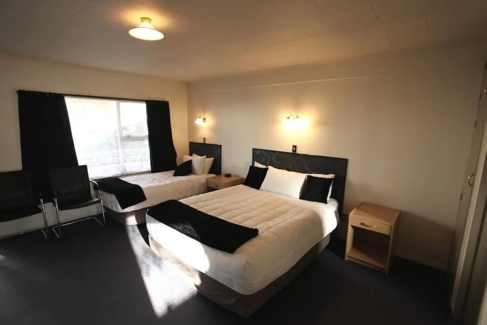 Townhouse Motel