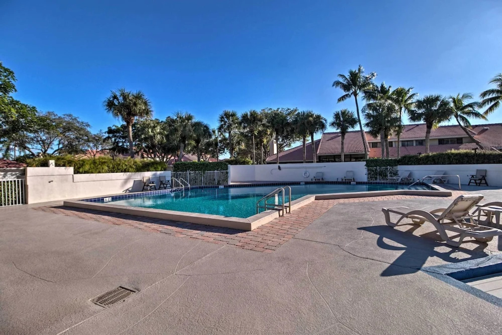 1 Mi to PGA Golf: Retreat w/ Pool in Palm Beach
