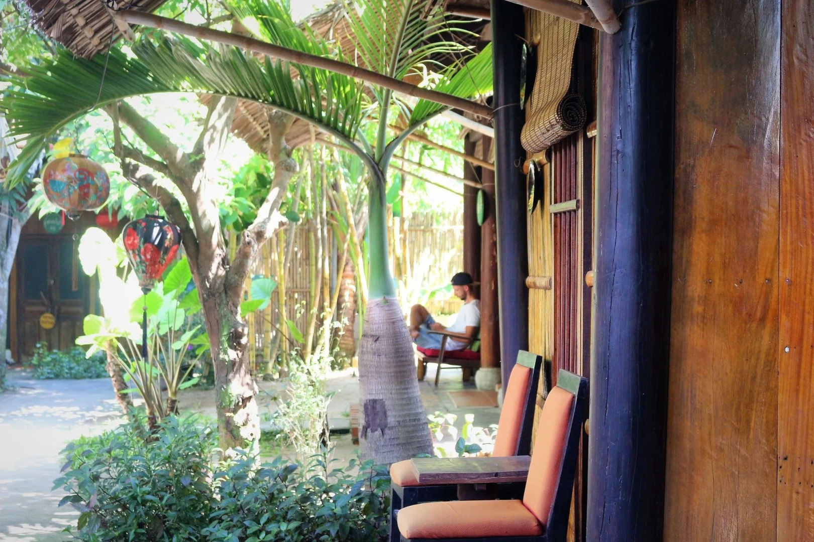 Under the coconut tree - Hostel