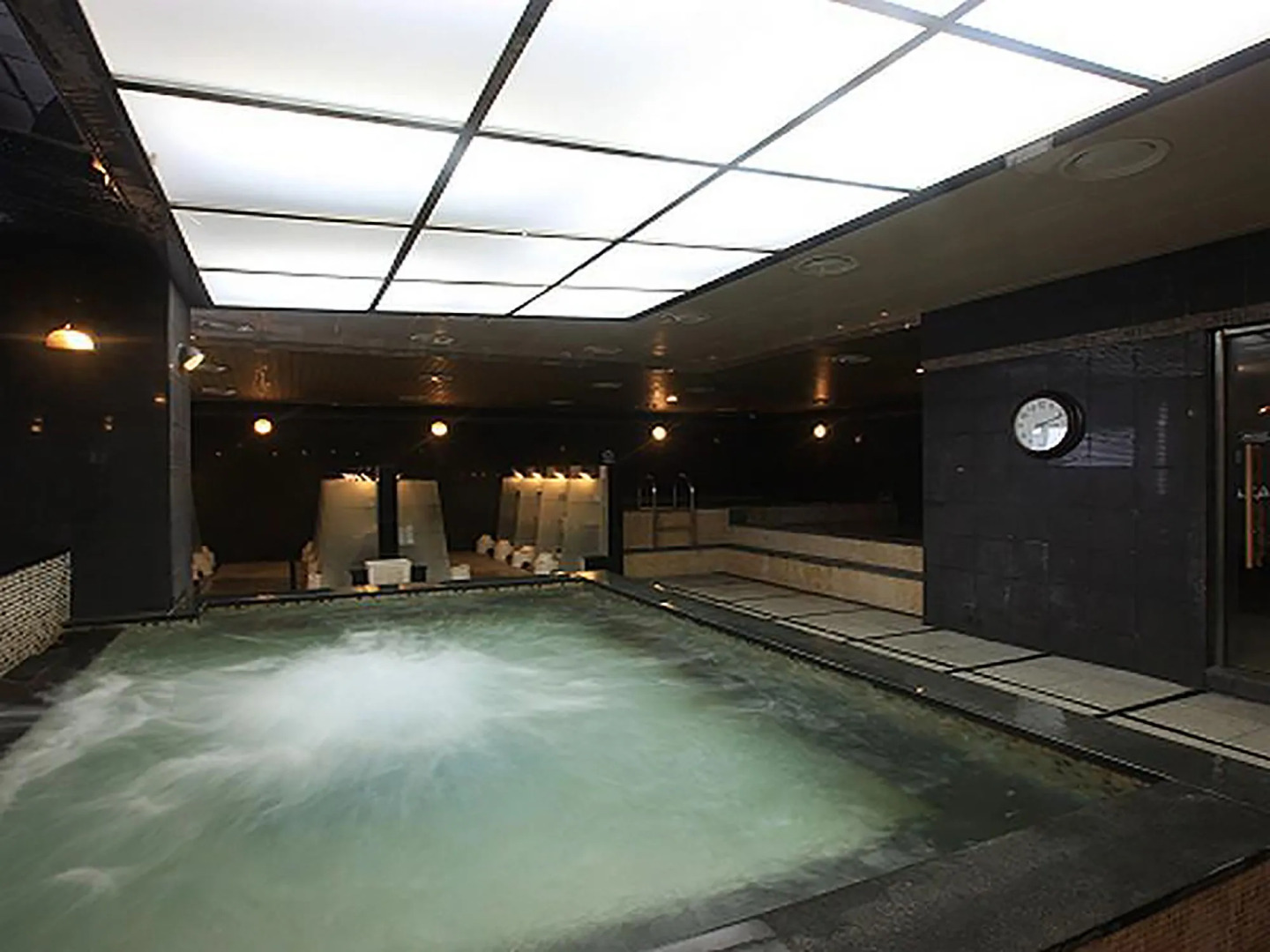 High1 Palace Hotel & CC