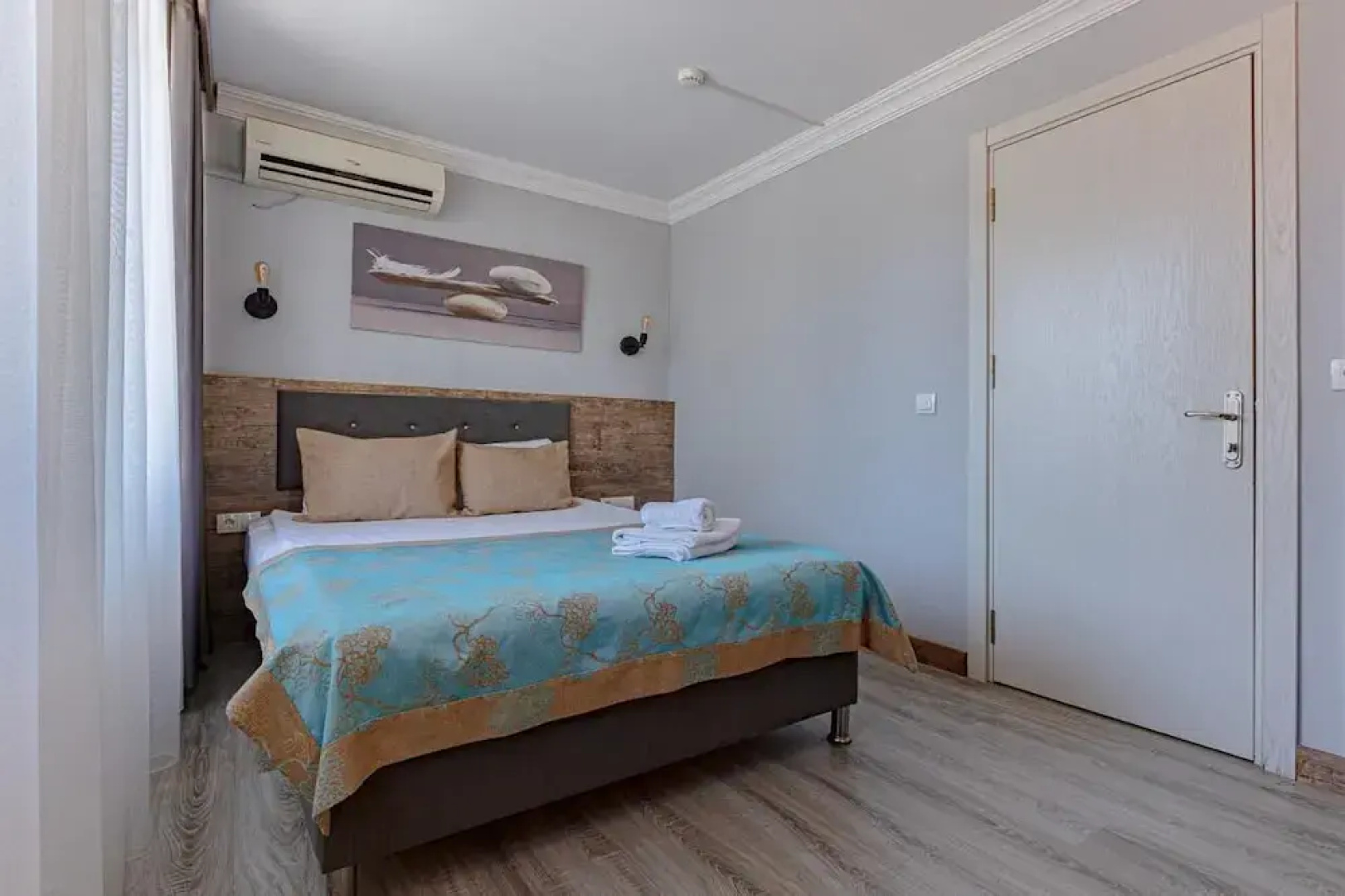 Seven City Hotel