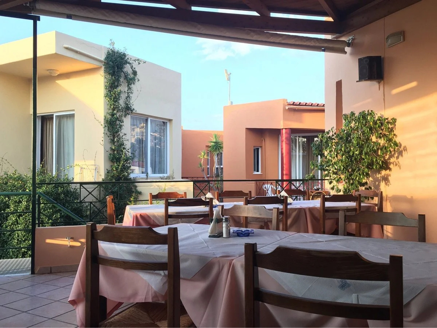 Elotia Hotel