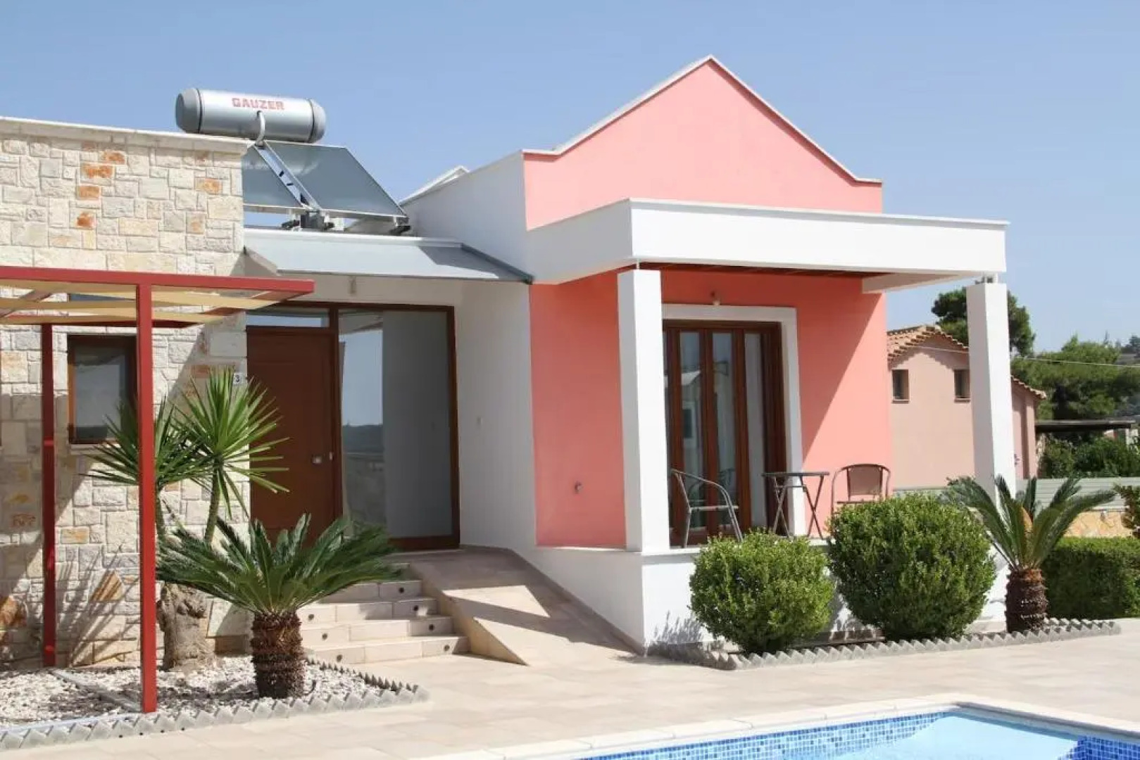 ΑΡΙΩΝ Village & Suites