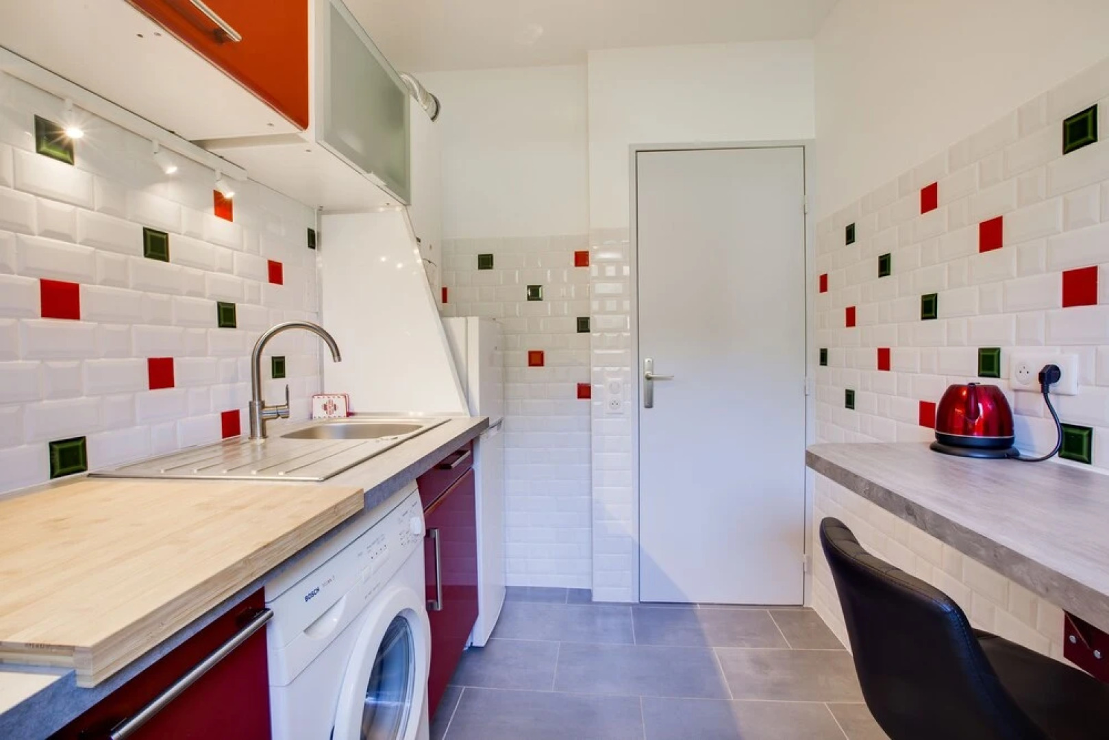 Le super privé: T2 refait à neuf avec parking